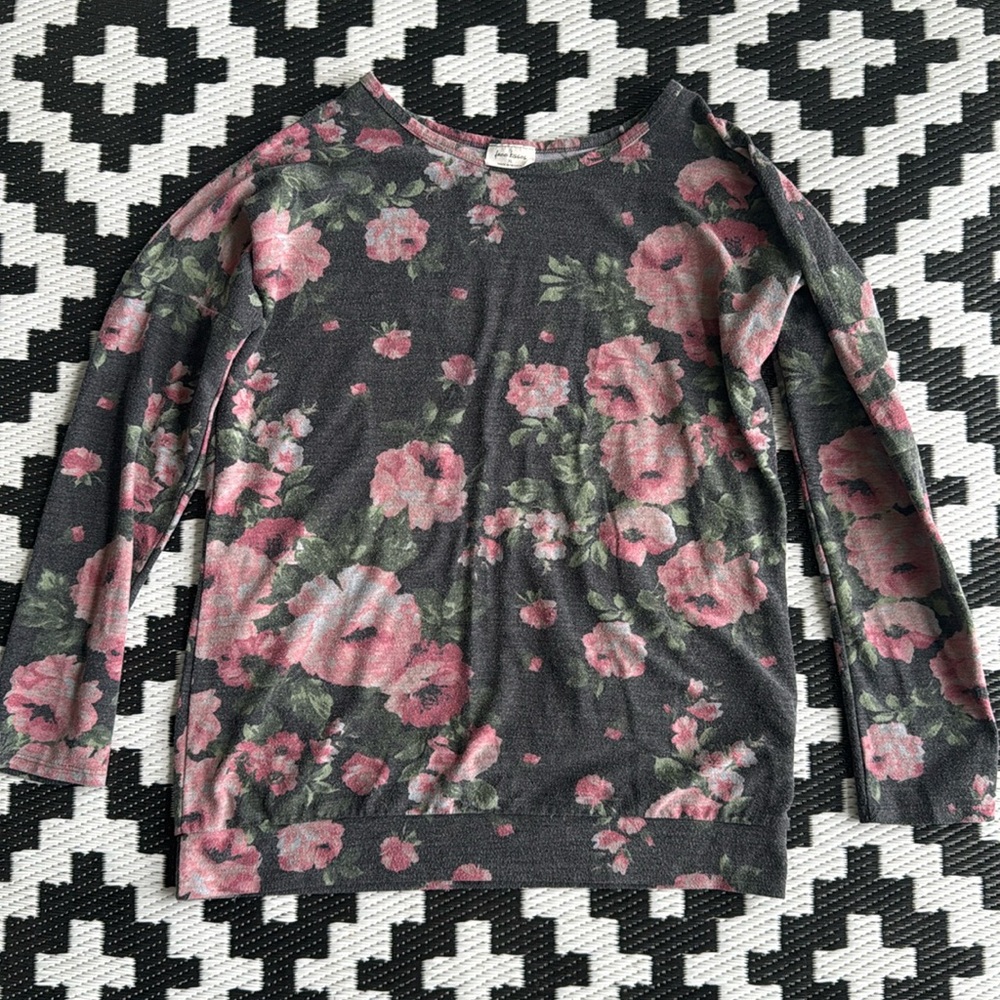 FREE KISSES Floral Sweater - XL